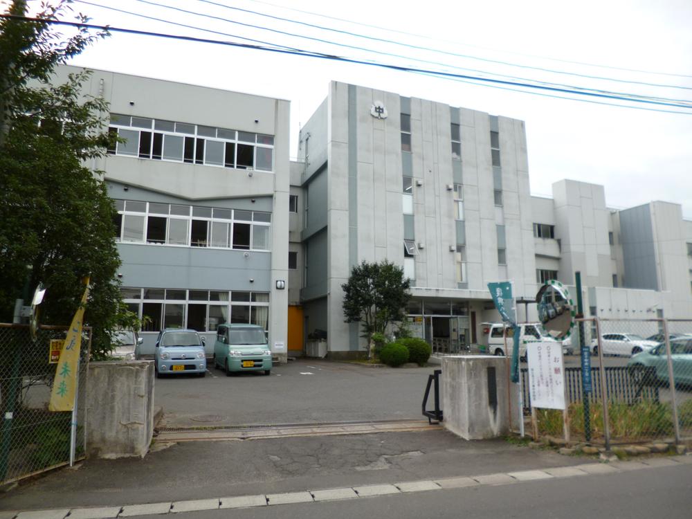 Junior high school. 3085m to Sendai City Hirose Junior High School