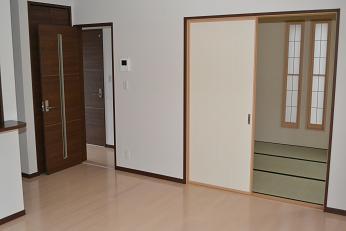 Same specifications photos (living). ( 2 Building) same specification