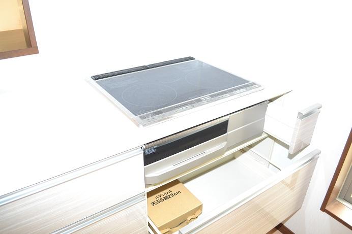 Kitchen. Same specifications IH Cooking Heater