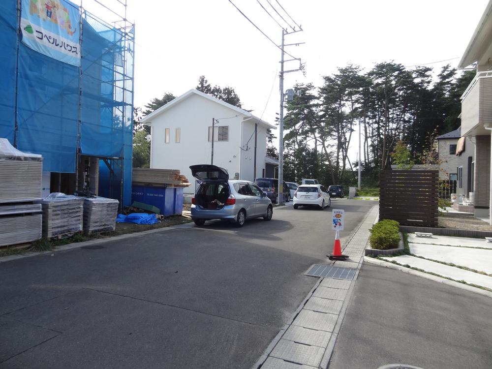 Local photos, including front road. Local (10 May 2013) Shooting