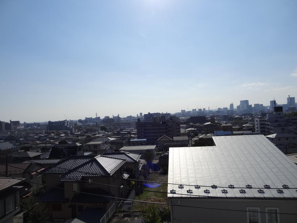 Local appearance photo. Local (11 May 2013) Shooting