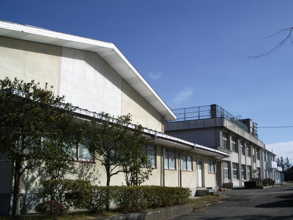 Junior high school. 956m to Sendai Municipal Kitasendai junior high school