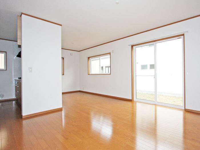 Same specifications photos (living). (1 Building) same specification