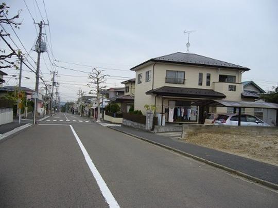 Local photos, including front road. Frontal road