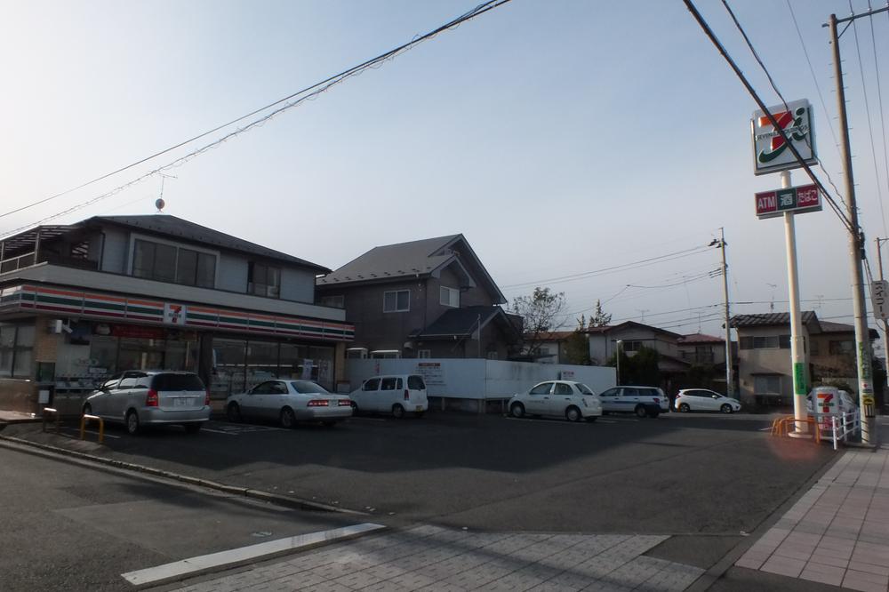 Convenience store. 117m until the Seven-Eleven store Nakayamayoshinari