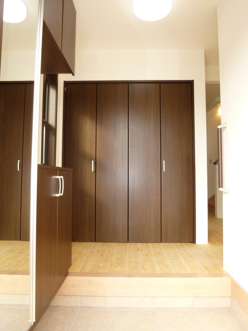 Building plan example (introspection photo). ○ entrance ・ Storage ○ «Court ・ It is convenient to be able evacuation equipment other storage! »