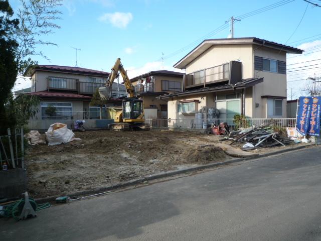 Local photos, including front road. Local (January 2014) Shooting