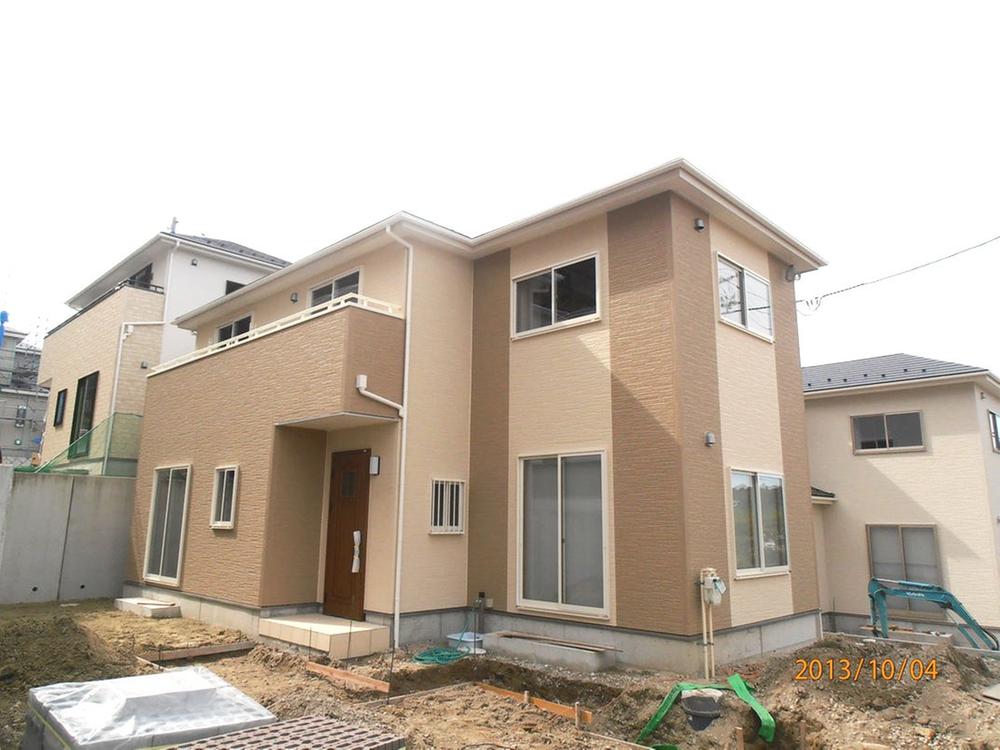 Local appearance photo. 25 Building