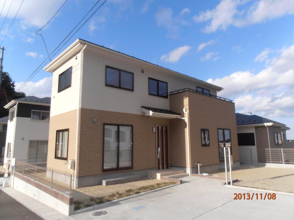 Local appearance photo. 5 Building