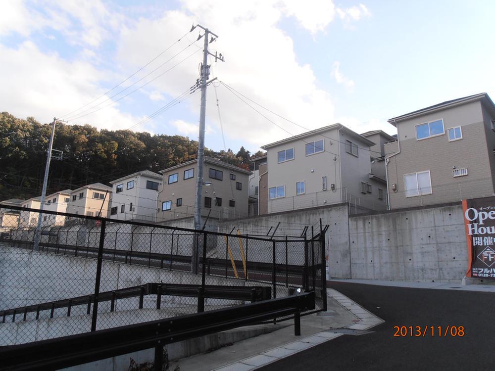 Local photos, including front road. Local (November 8, 2013) Shooting