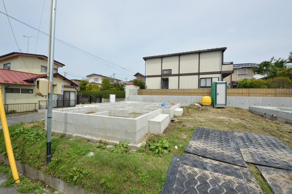 Local photos, including front road. Local (July 2013) Shooting