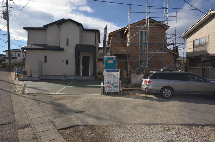 Local photos, including front road. November 29, current