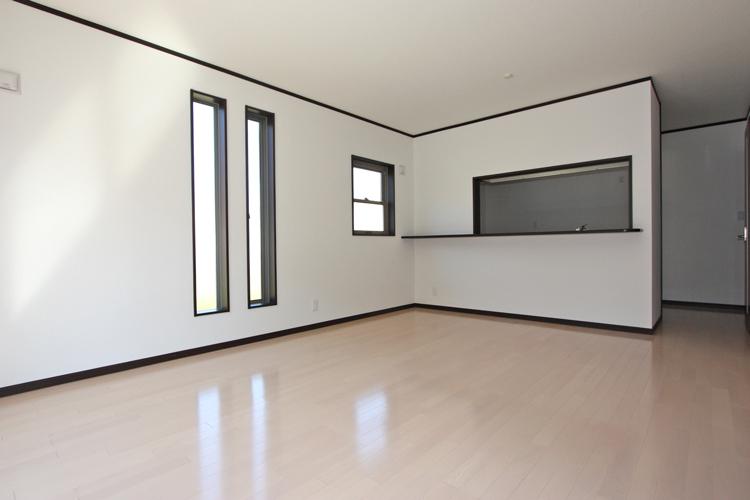 Same specifications photos (living). Same specifications photos (LDK)