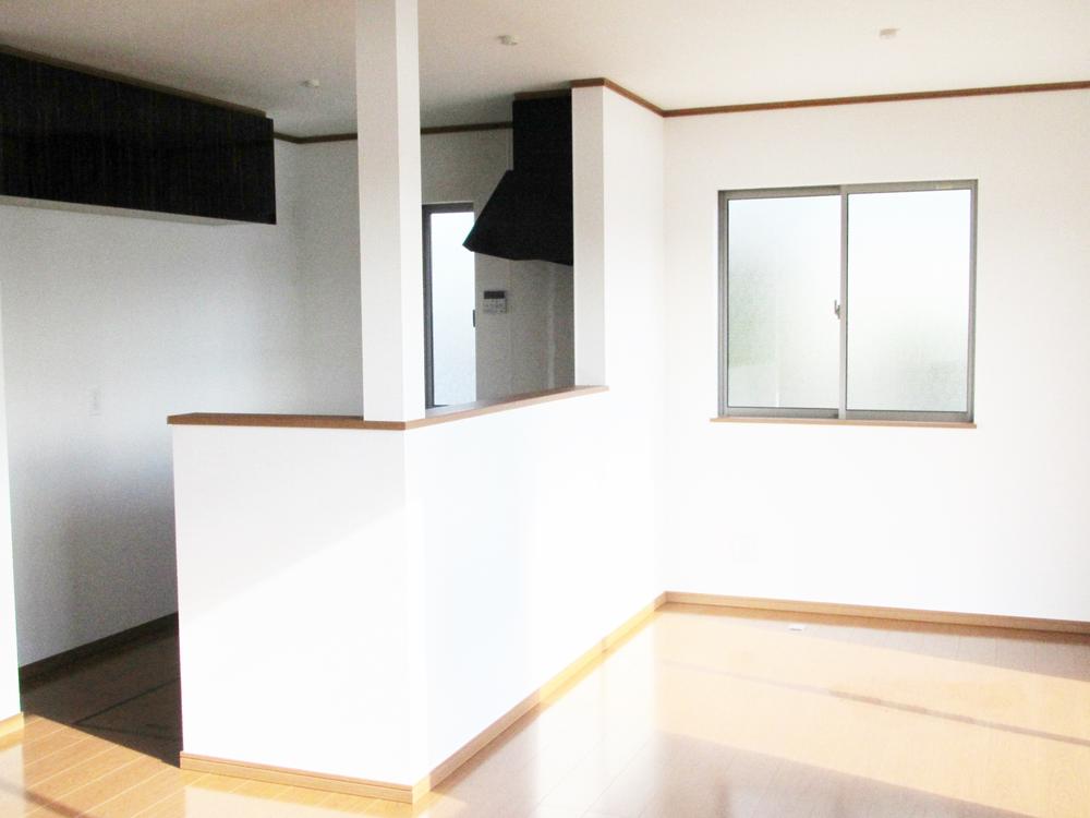 Same specifications photos (living)