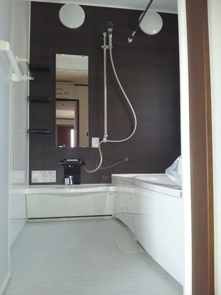 Same specifications photo (bathroom)