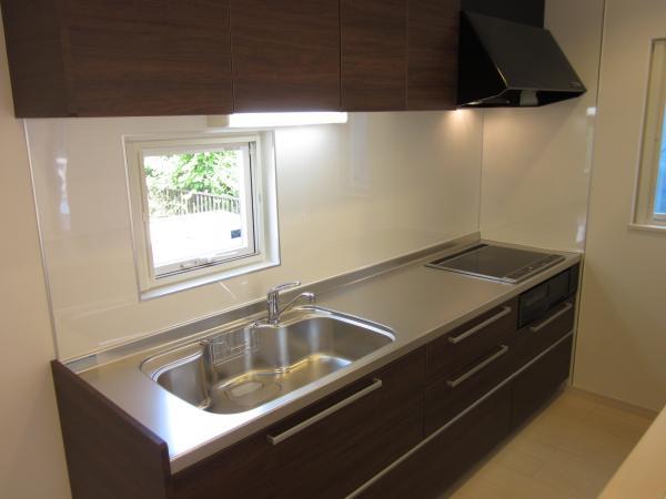 Same specifications photo (kitchen)