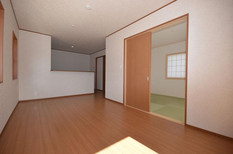 Same specifications photos (living). Example of construction