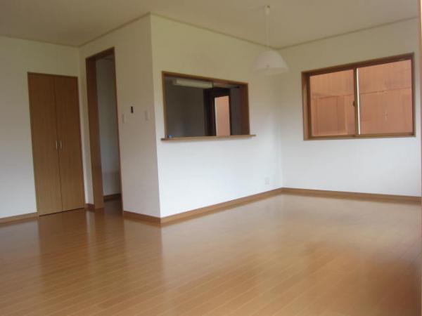 Same specifications photos (living)