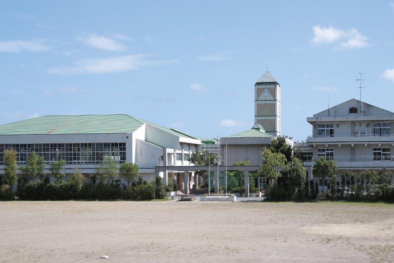 Junior high school. 580m to Sendai Municipal Takamori junior high school