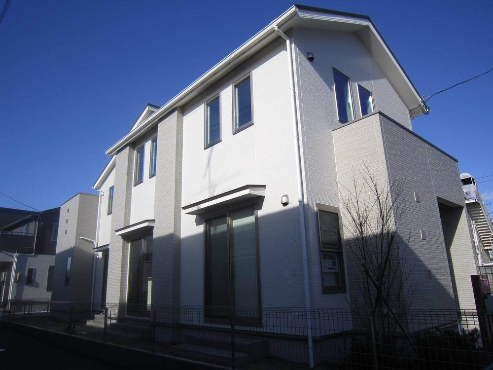 Local appearance photo. Car navigation system Search "Izumi-ku Nanakita shaped Higashiura No. 27". Western housing construction.