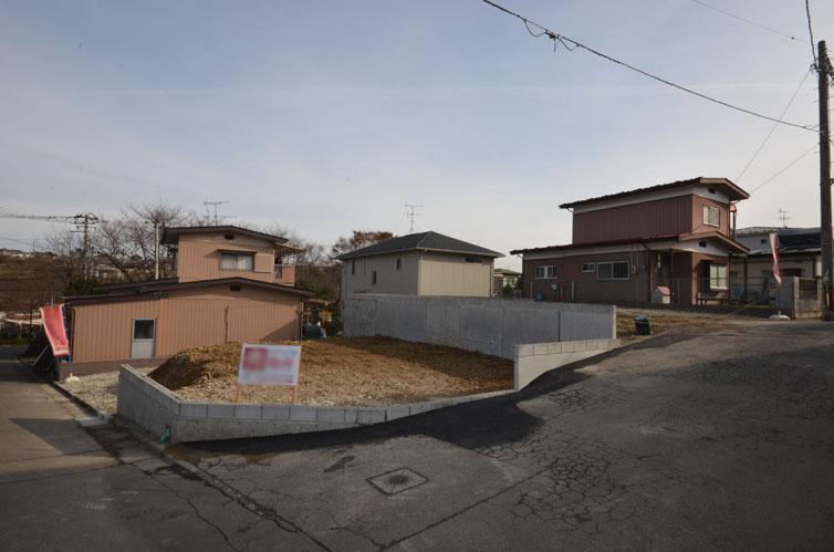 Local photos, including front road. December 9, the current