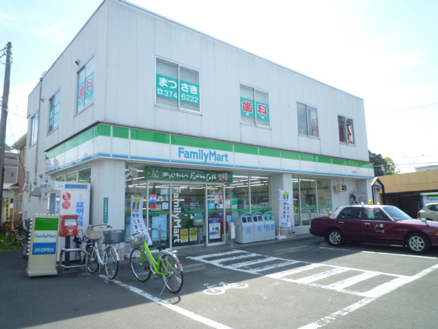 Convenience store. FamilyMart Izumi Mamisawa store up (convenience store) 480m