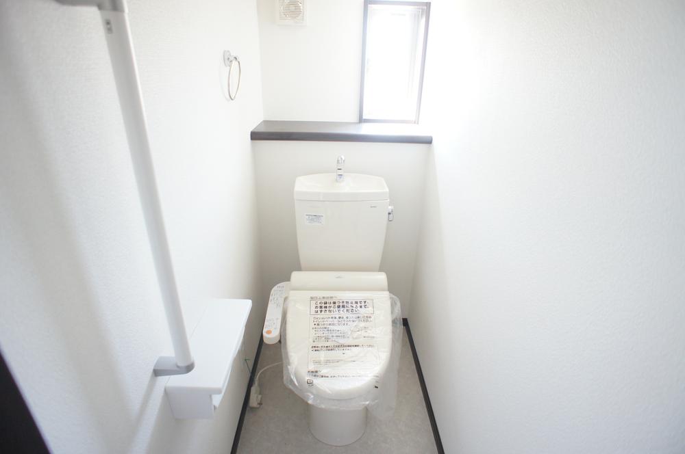 Toilet. Same specifications Photos