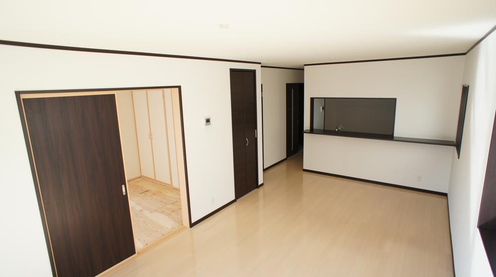 Same specifications photos (living)