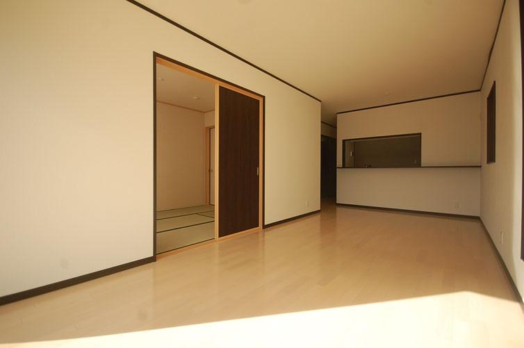 Same specifications photos (living). Example of construction