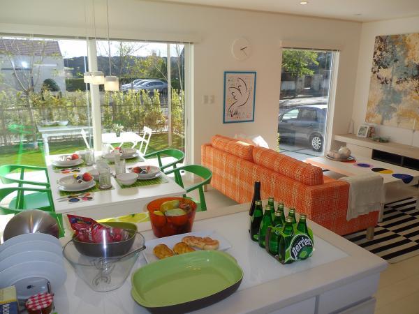 Same specifications photos (living)