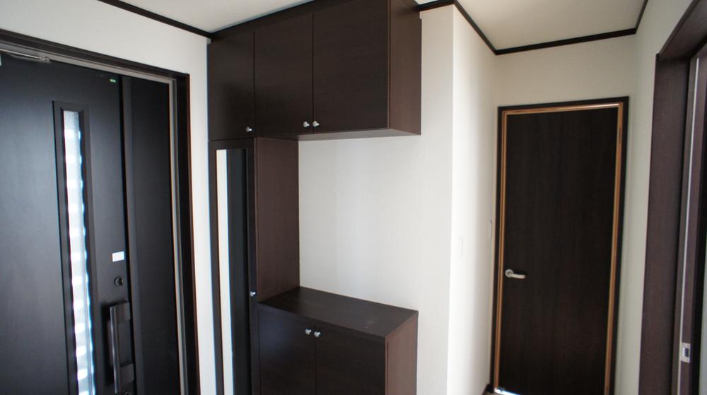 Same specifications photos (Other introspection). Entrance same specification example