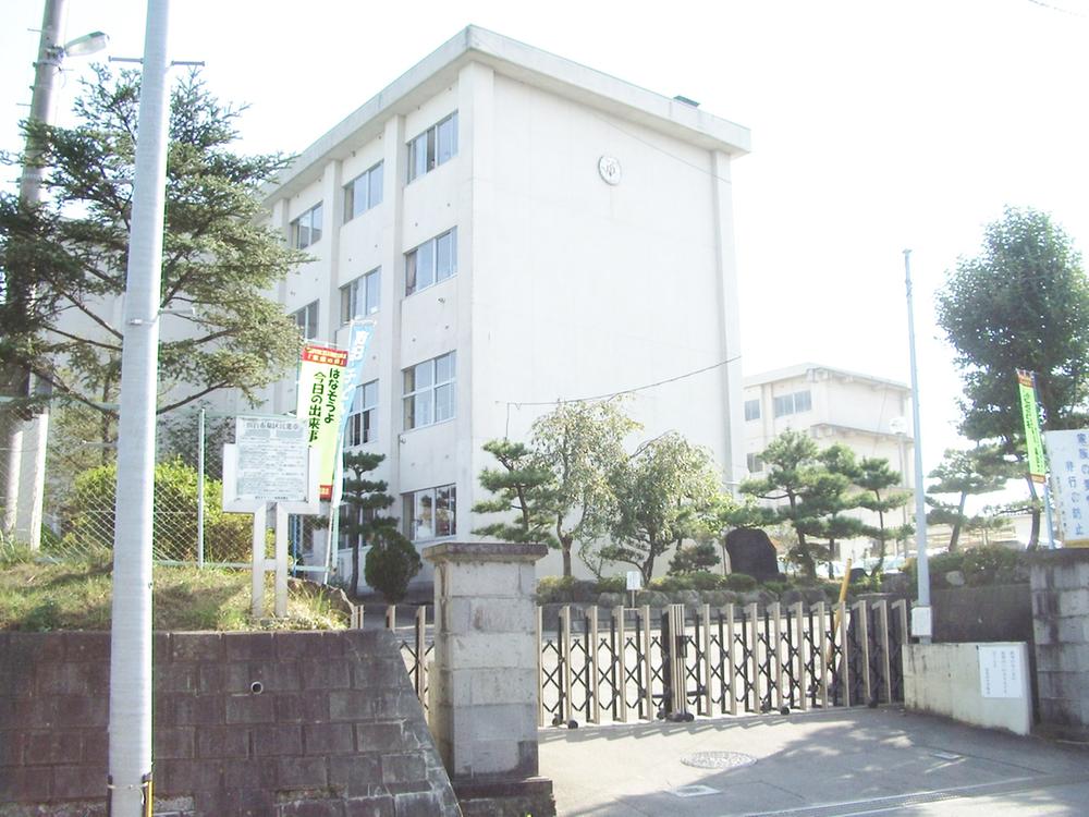 Junior high school. Nankodai 2170m until junior high school