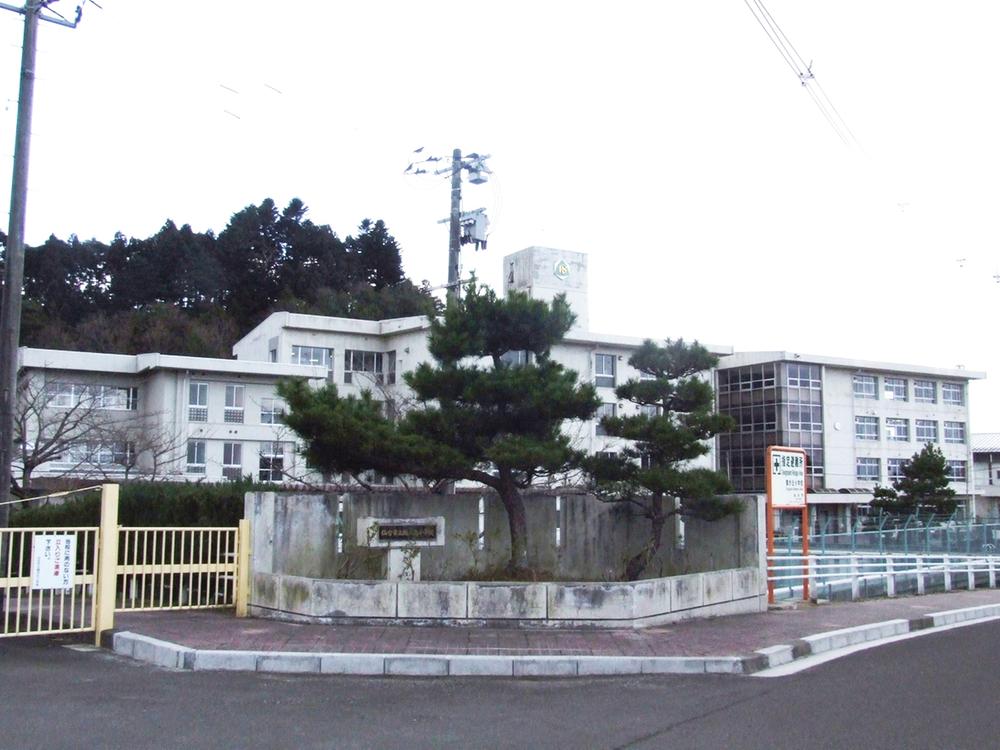 Primary school. Tsurugaoka elementary school 730m to