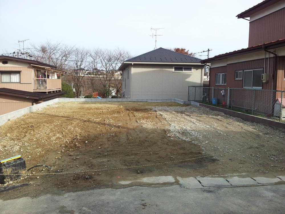 Local photos, including front road. Local (12 May 2013) Shooting