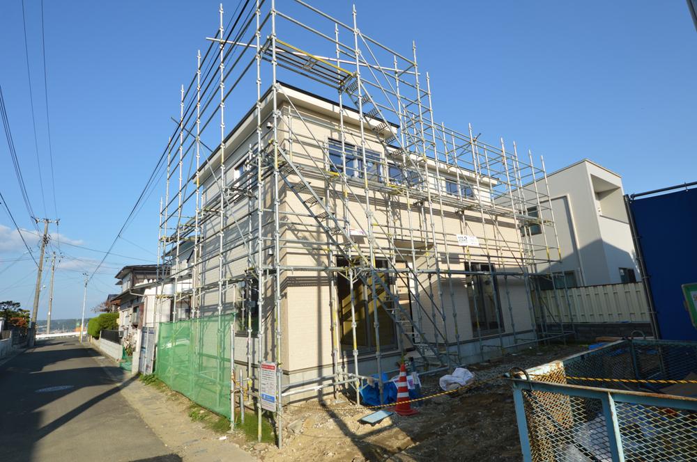 Local appearance photo. Local (11 May 2013) Shooting