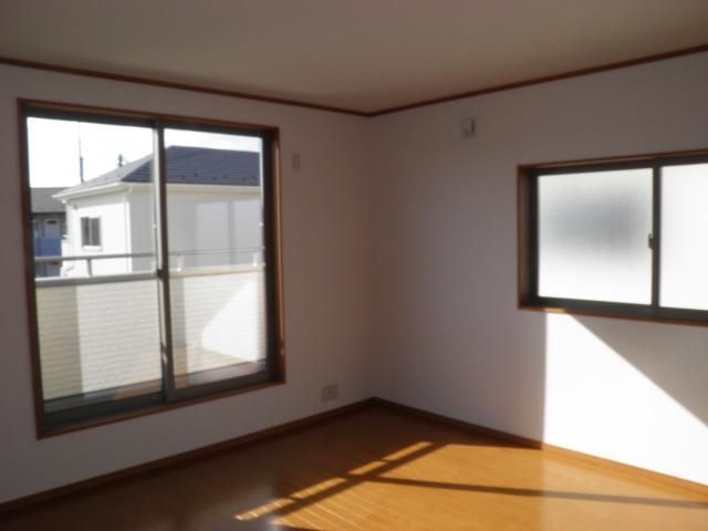 Same specifications photos (Other introspection). Same specifications