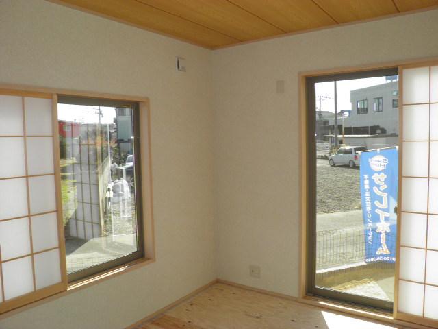 Same specifications photos (Other introspection). Same specifications