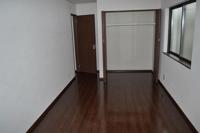 Non-living room. Same specifications Second floor room