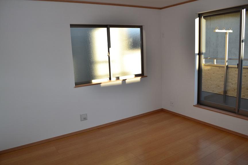 Non-living room. Same specifications Second floor room