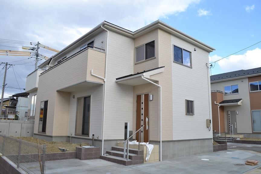 Same specifications photos (appearance). Same specifications 5 Building