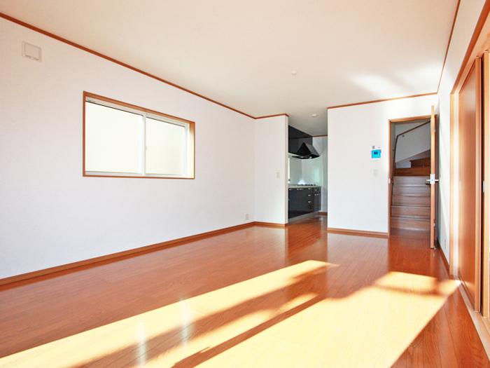 Same specifications photos (living). Same specifications photos (LDK)