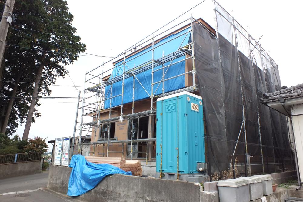 Local photos, including front road. Local (10 May 2013) Shooting