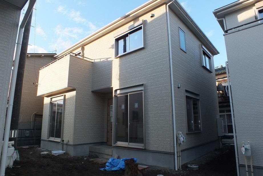 Local photos, including front road. Local (12 May 2013) Shooting