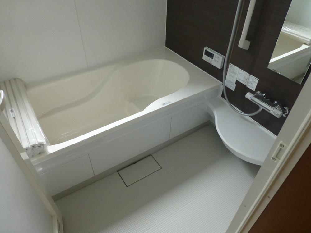 Same specifications photo (bathroom)