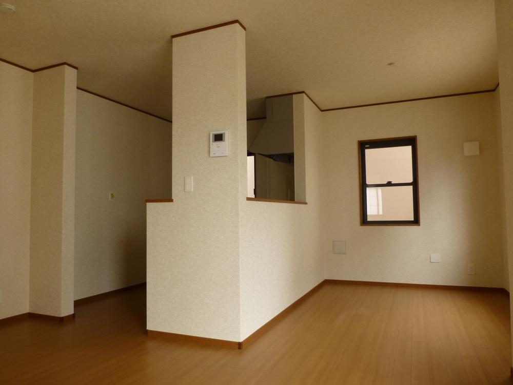 Same specifications photos (living)