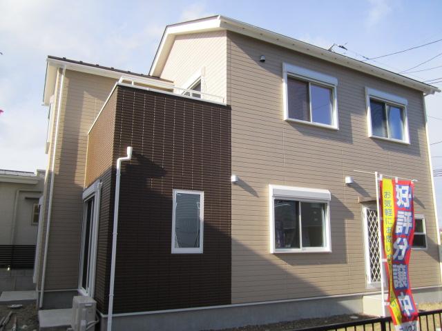 Local appearance photo. Building A