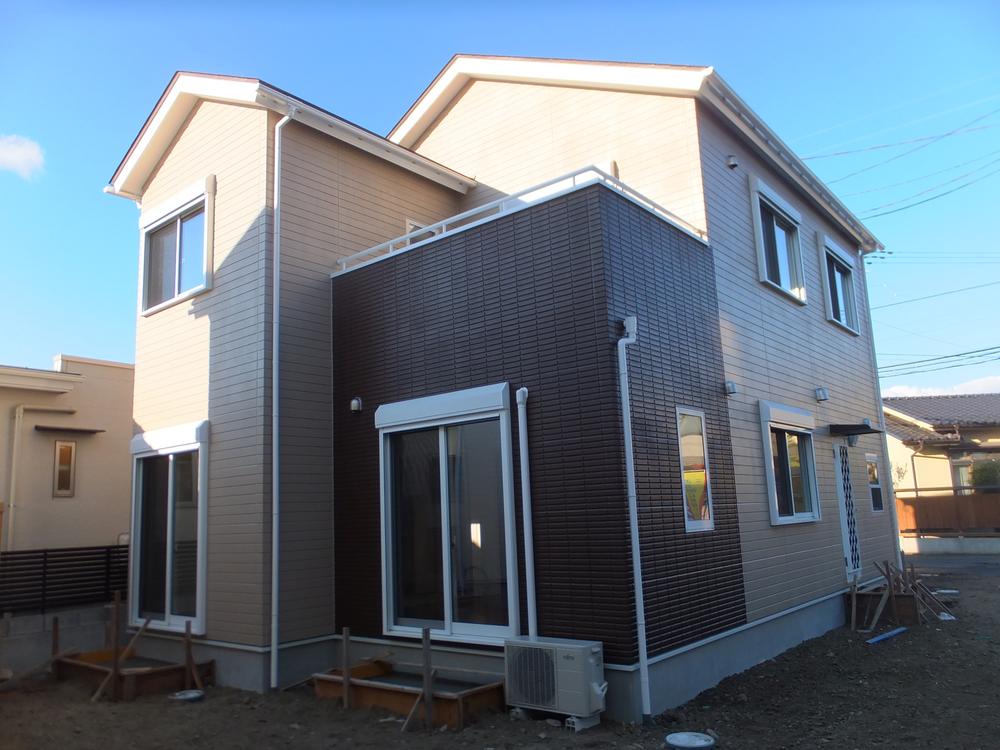 Local appearance photo. Local (11 May 2013) Shooting