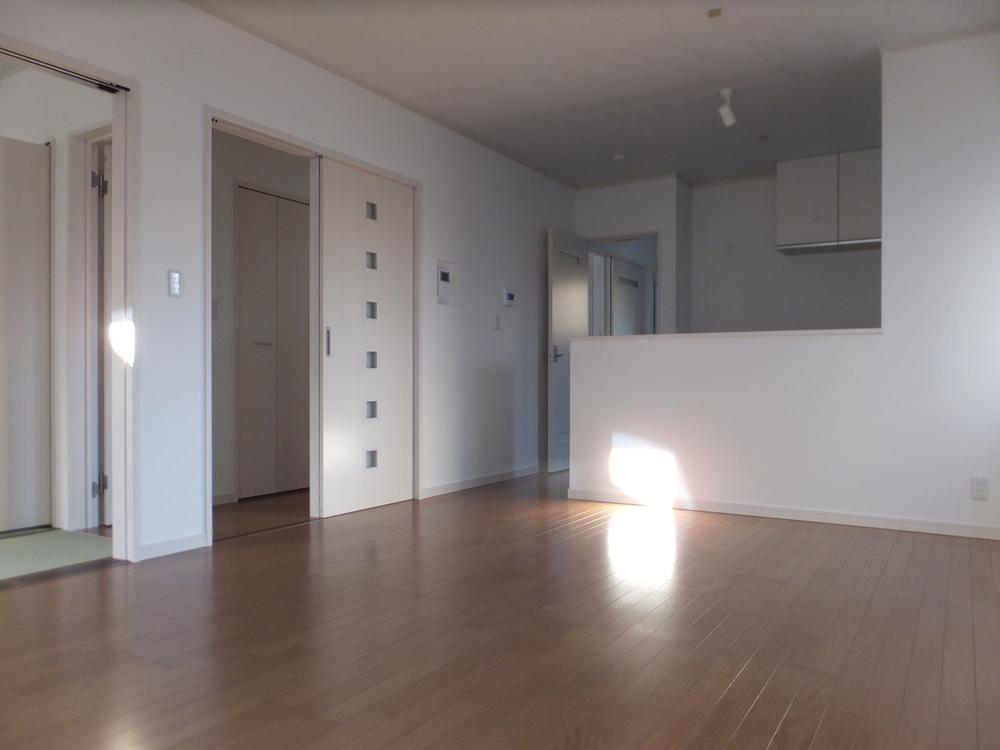 Living. Local (11 May 2013) Shooting