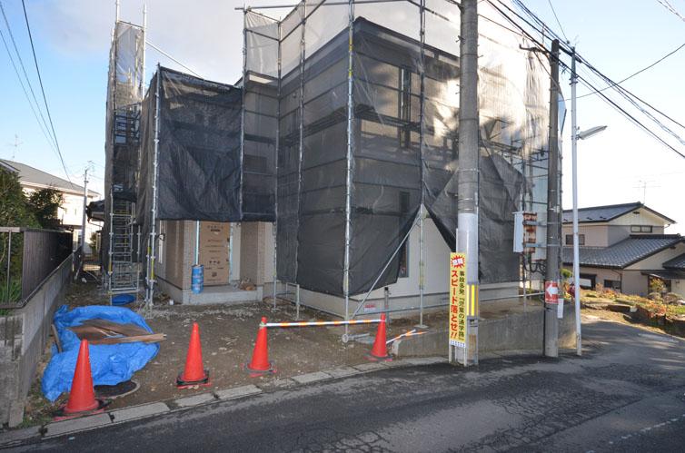 Local photos, including front road. Parking parallel two Allowed