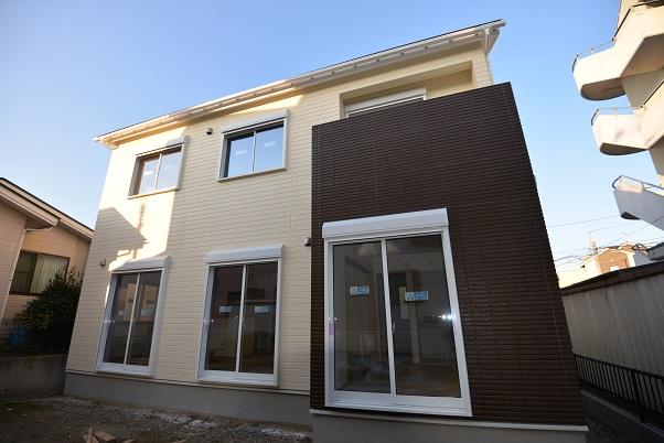 Local appearance photo. Local (11 May 2013) Shooting